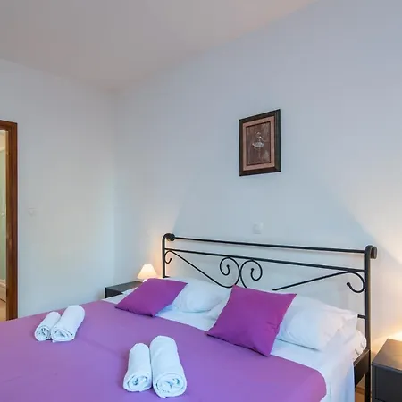 - Korcula Prizba