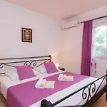 - Korcula Apartman